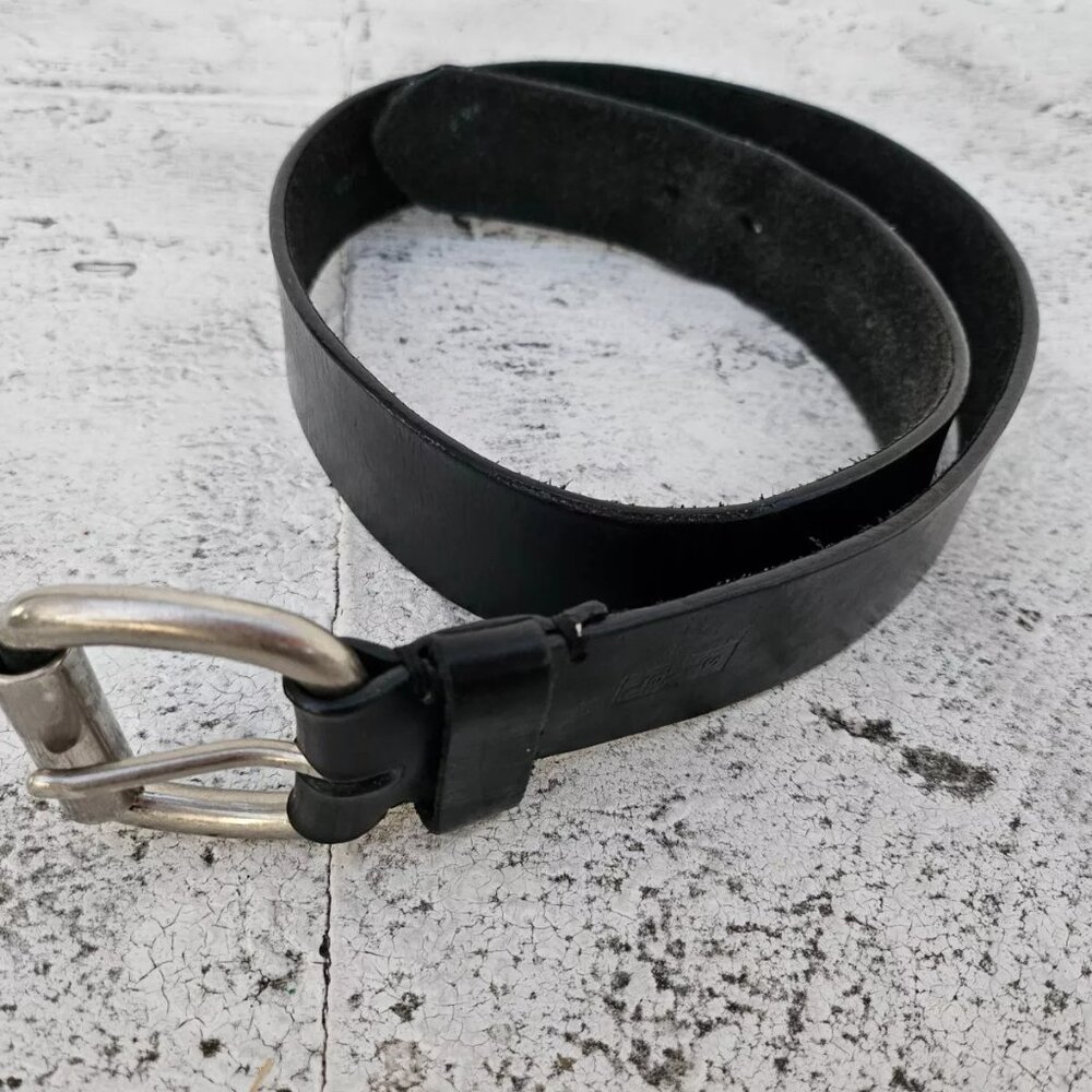 Levis Men Belt Black Leather Waistband Silver Tone Pin Buckle Size 30-31 inches - Picture 10 of 11